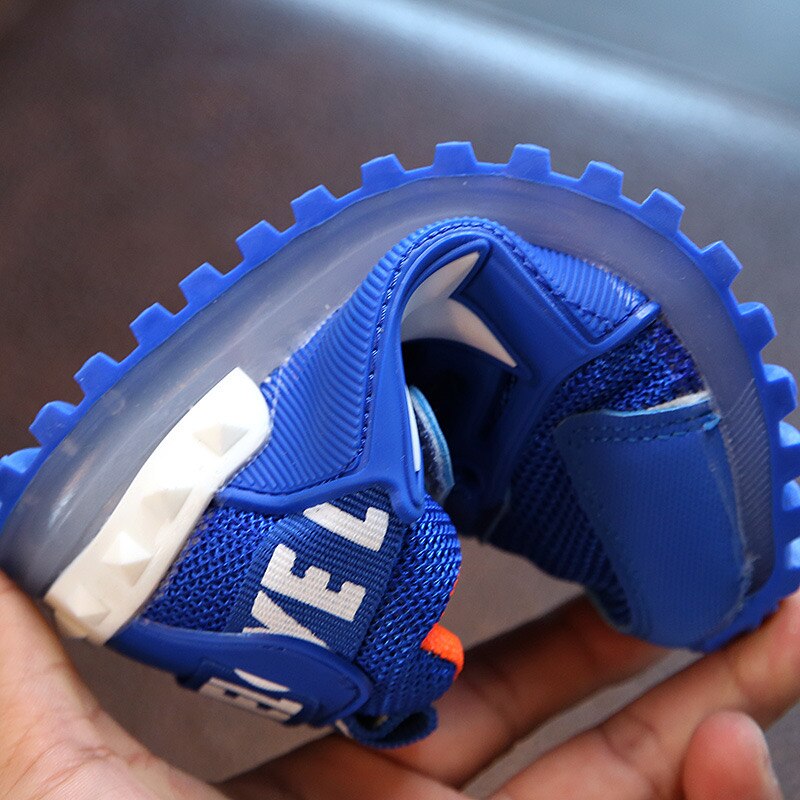 Voorjaar Kinderen Licht-Up Sport Schoenen Jongens En Meisjes Antislip Lightning Ademend Vrije Tijd Sport kids Schoenen CS150