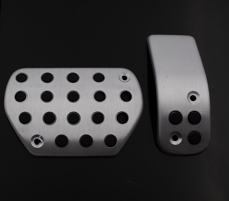 DEE Auto Gas Foot Rest Gewijzigd Pedaal Pad Plaat voor PEUGEOT 207 301 307 208 308 408 cc/ CITROEN C3 C4/DS 3 4 6 DS3 DS4 DS6: AT 2PCS