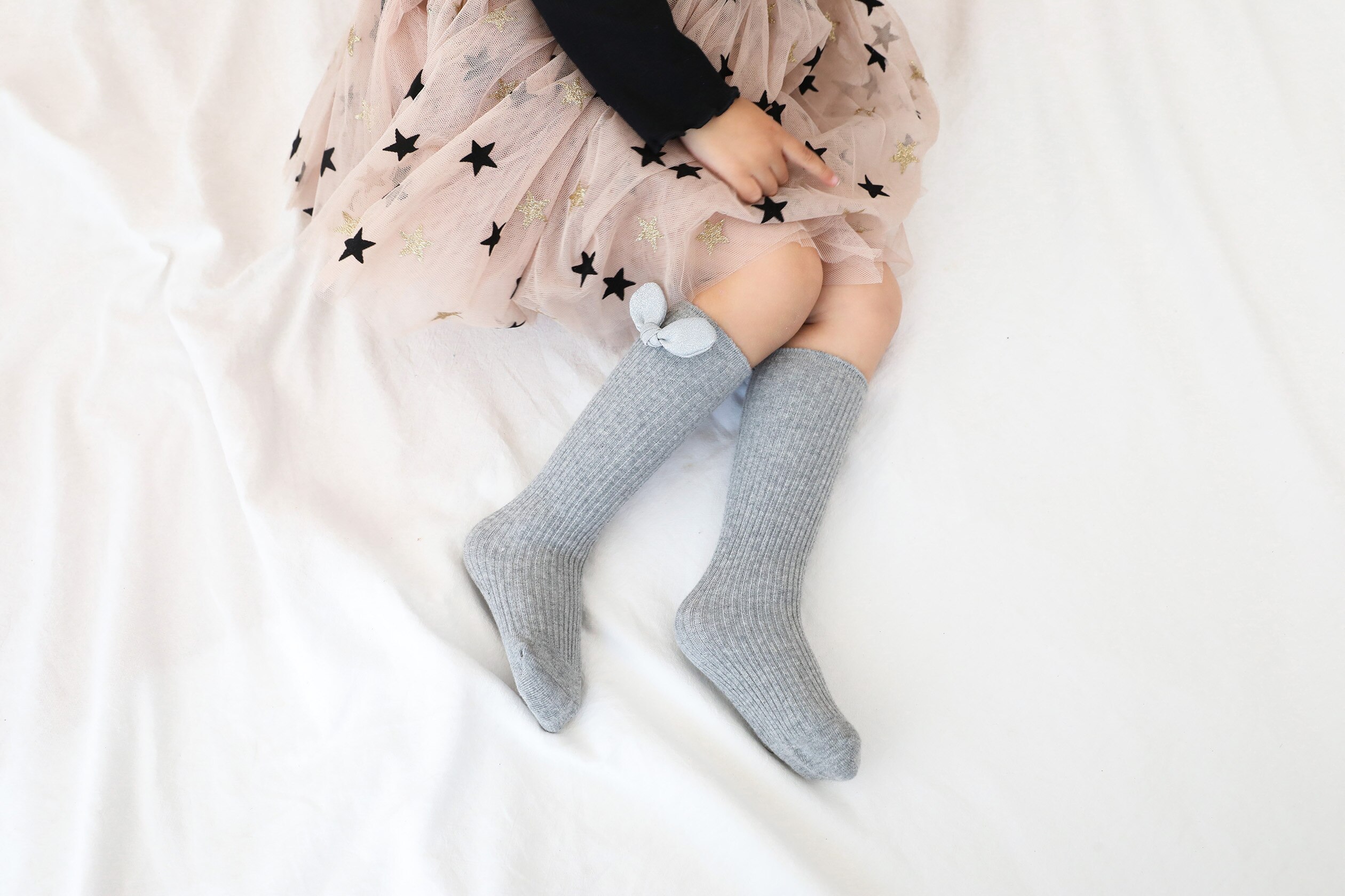 Søte aby jenter bomull varme deilige sløyfestrømper småfjøs kne trange sokker myke behagelige, pustende og luktfrie føtter: Grå / 1-4y