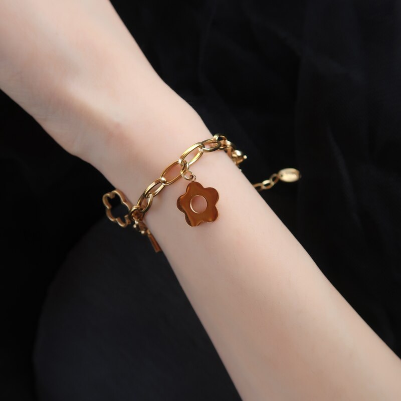 Titanium With 14K Gold Floral Charm Chains Bracelet Women Stainless Steel Jewelry T Show Runway Gown INS Japan Korean