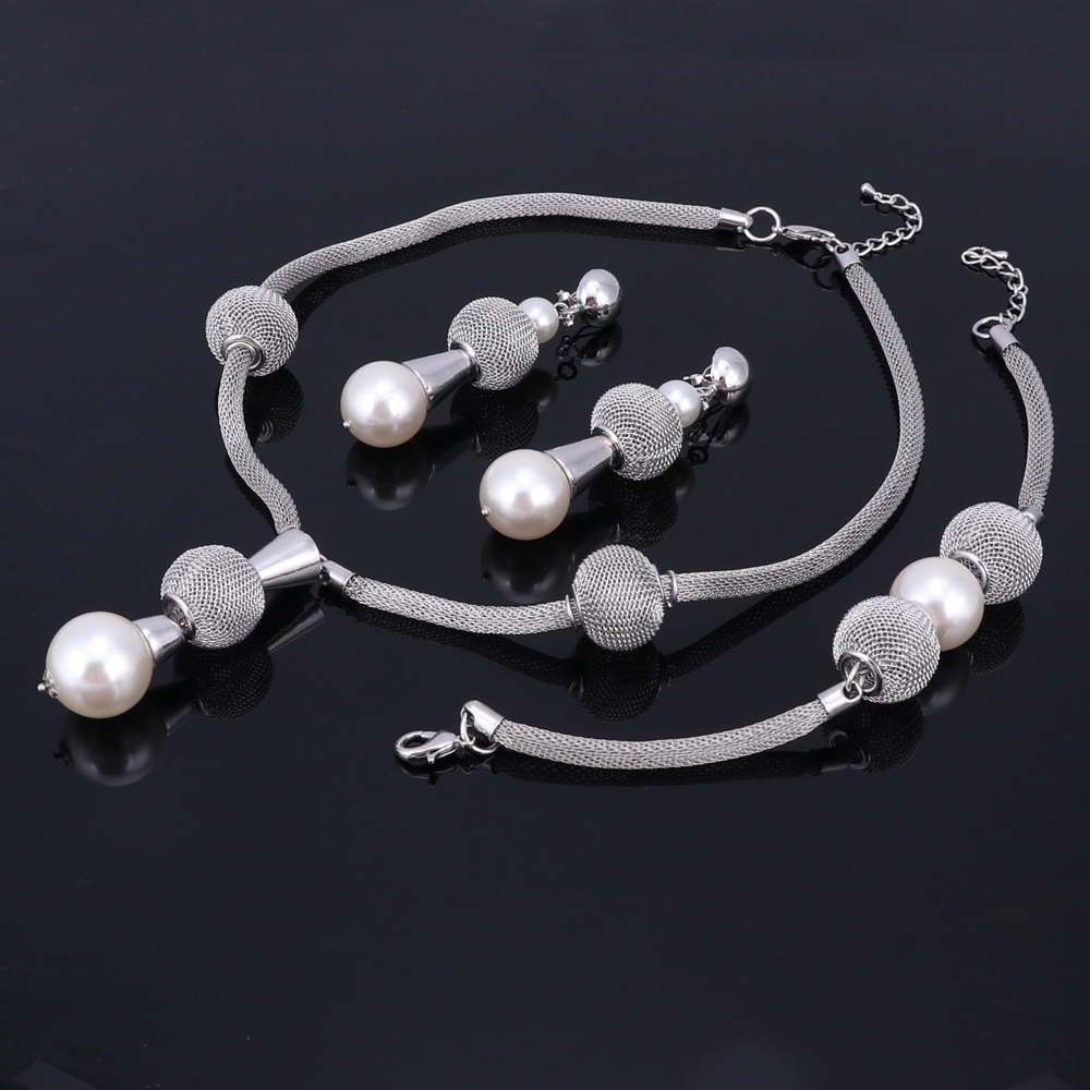 Frauen Simulierte Perlenschmuck Sets Gold Farbe Anhänger Hochzeit Zubehör Ohrringe Armbänder Halskette