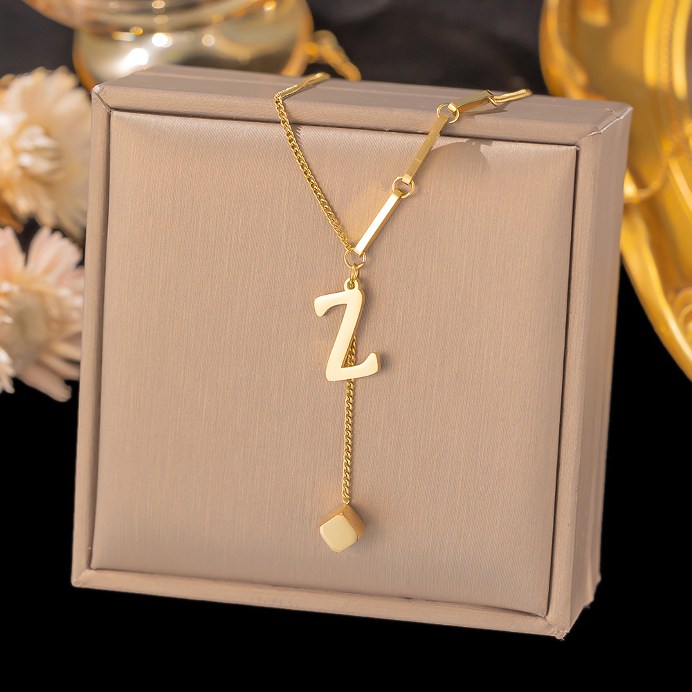 Collar con colgante de acero inoxidable con letra inicial para mujer, cadena de Color dorado a la , collares de clavícula con alfabeto de A-Z, de joyería: Latón Plateado