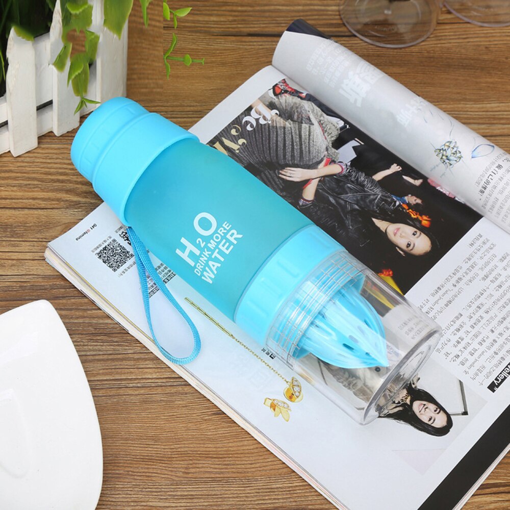 800ml High capacity Water Bottle Lemon Juicer Bottle Fruit Squeezer Infuser Orange Lemon Press Juicer Running Plastic water