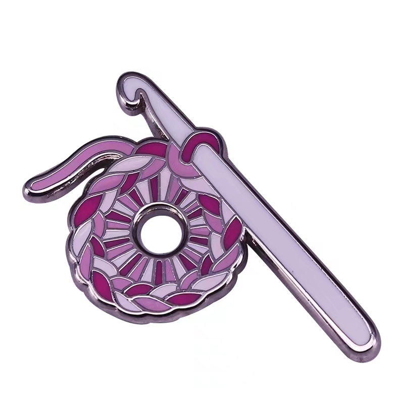 Broche en tricot pour femmes, Badge en fil d'art en émail, broche pour pull, chemise, manteau, sac à dos, accessoires de bijoux mignons: Pistolet noir plaqué