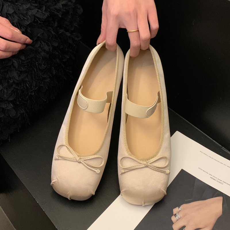 2023 scarpe da balletto di seta di raso di lusso donna classica punta quadrata papillon fascia elastica ballerine mocassini morbidi da donna: Beige / 36