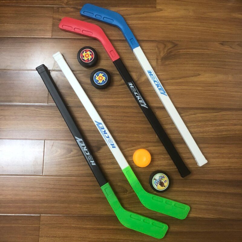4 stk / sæt børn børn vinterhockey stick træningsredskaber plast 2 x pinde 2 x kugler vintersport legetøj passer til 3-6 år