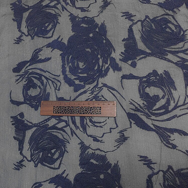 Geborduurde Crinkle Zijde Georgette Gaas Stof De Achtergrond Is Pure Zijde, SCG693