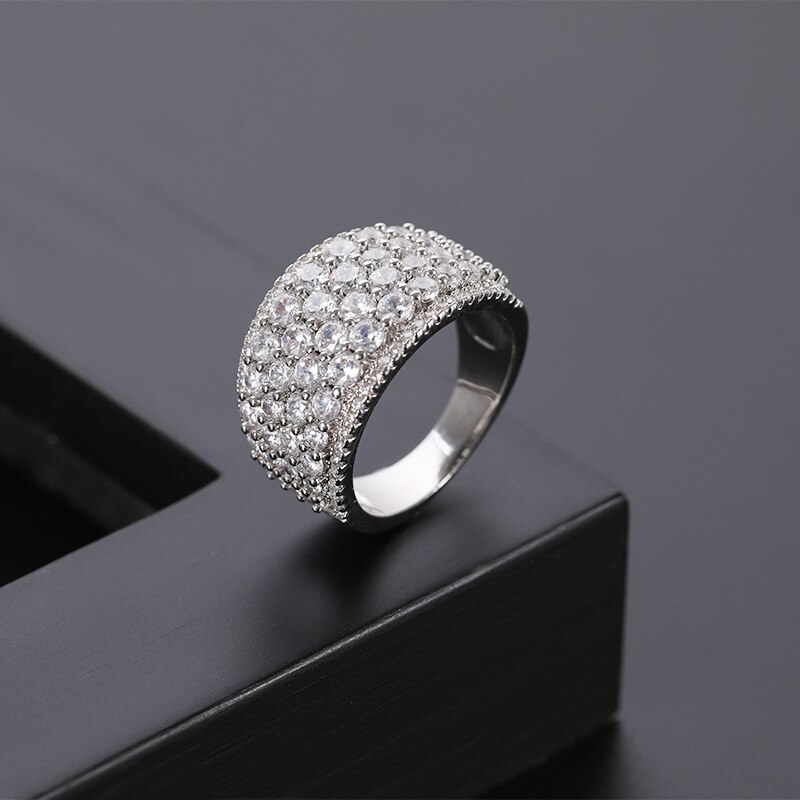 Rock Licht Luxe Persoonlijkheid Alternatieve Ringen Man Vrouw Crystal Strass Bruiloft Accessoires: size 6