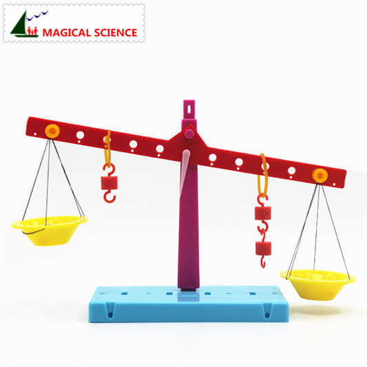 Levier éducatif en plastique, principe du levier éducatif, expériences à échelle d'équilibre matériel d'enseignement de la physique pour enfants étudiants,
