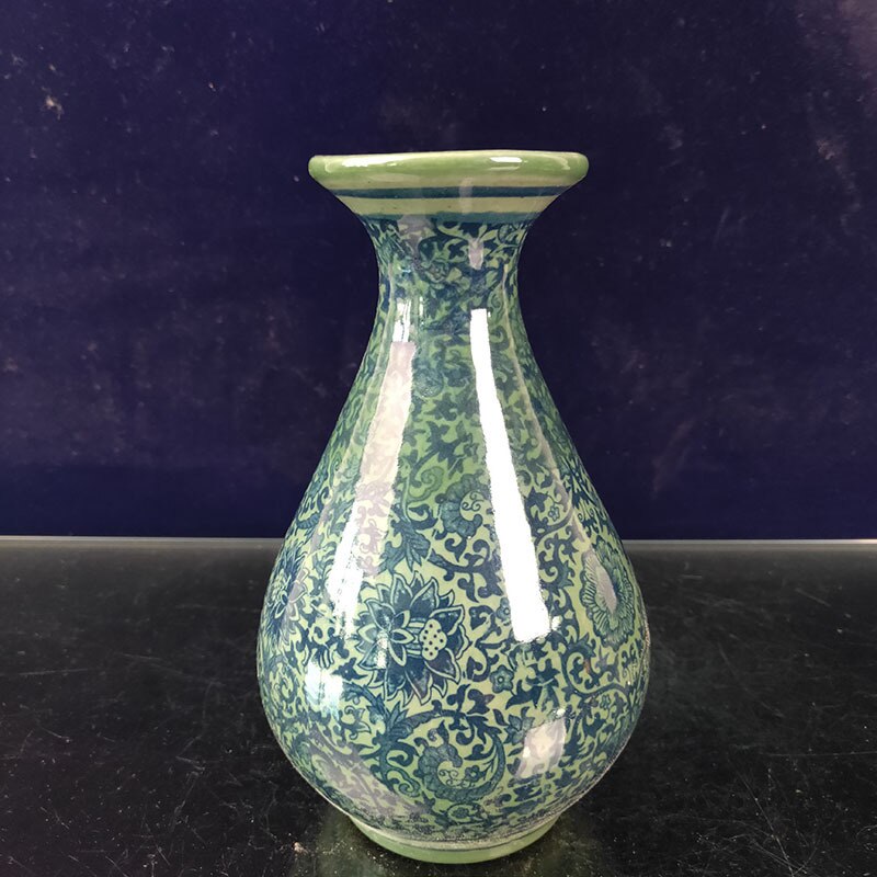 Chinese Blue and White Flower Porcelain Pot Vase Ornement