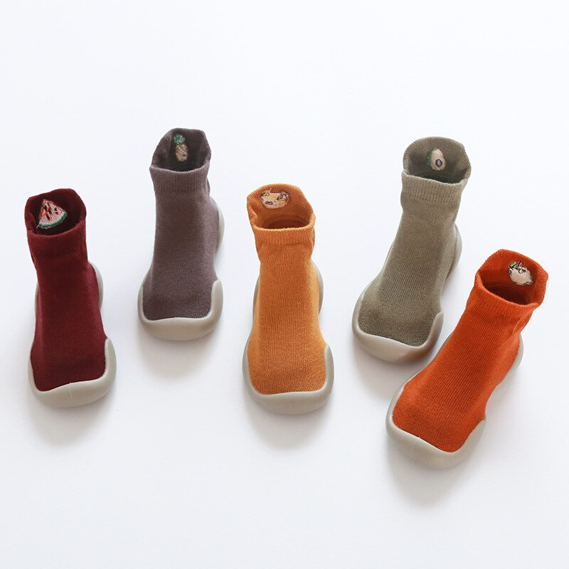 bébé chaussettes broderie dessin animé fruits enfants chaussettes de sol en caoutchouc bas antidérapant bébé marche chaussettes