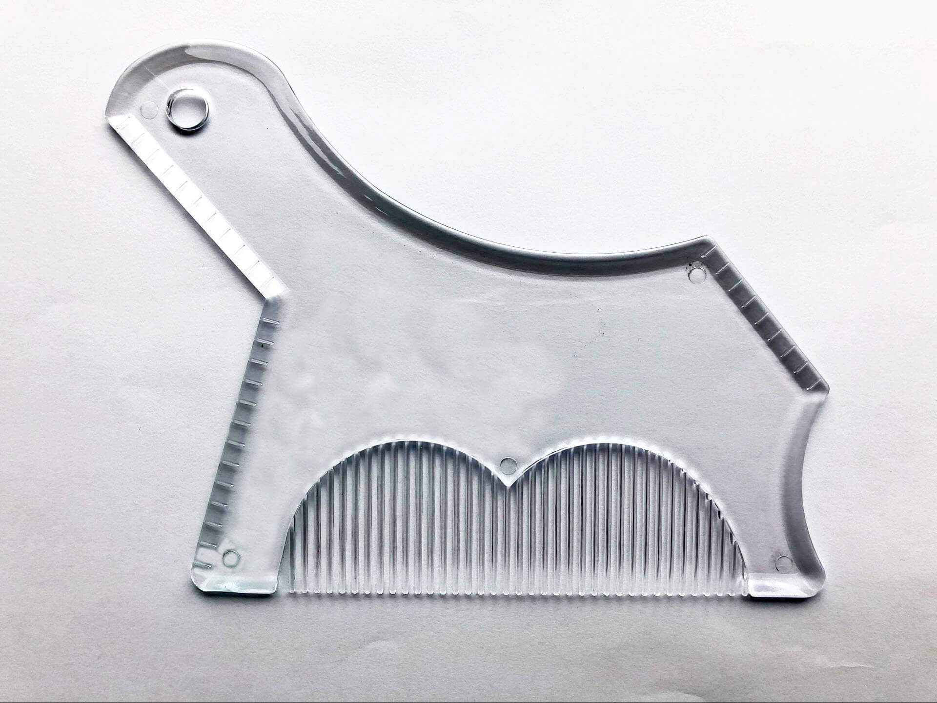 Innovative Beard Shaping Tool Trimming Shaper Template Guide for Shaving or Stencil With Full-Size Comb for Line Up: Transparent