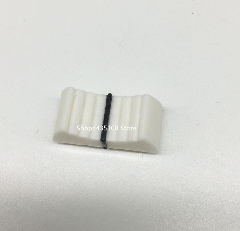 10Pcs Fader Knob Cap Touch Sensitive Slider Ribbed Mixer Desk Switch Knob Cap 8mm: white