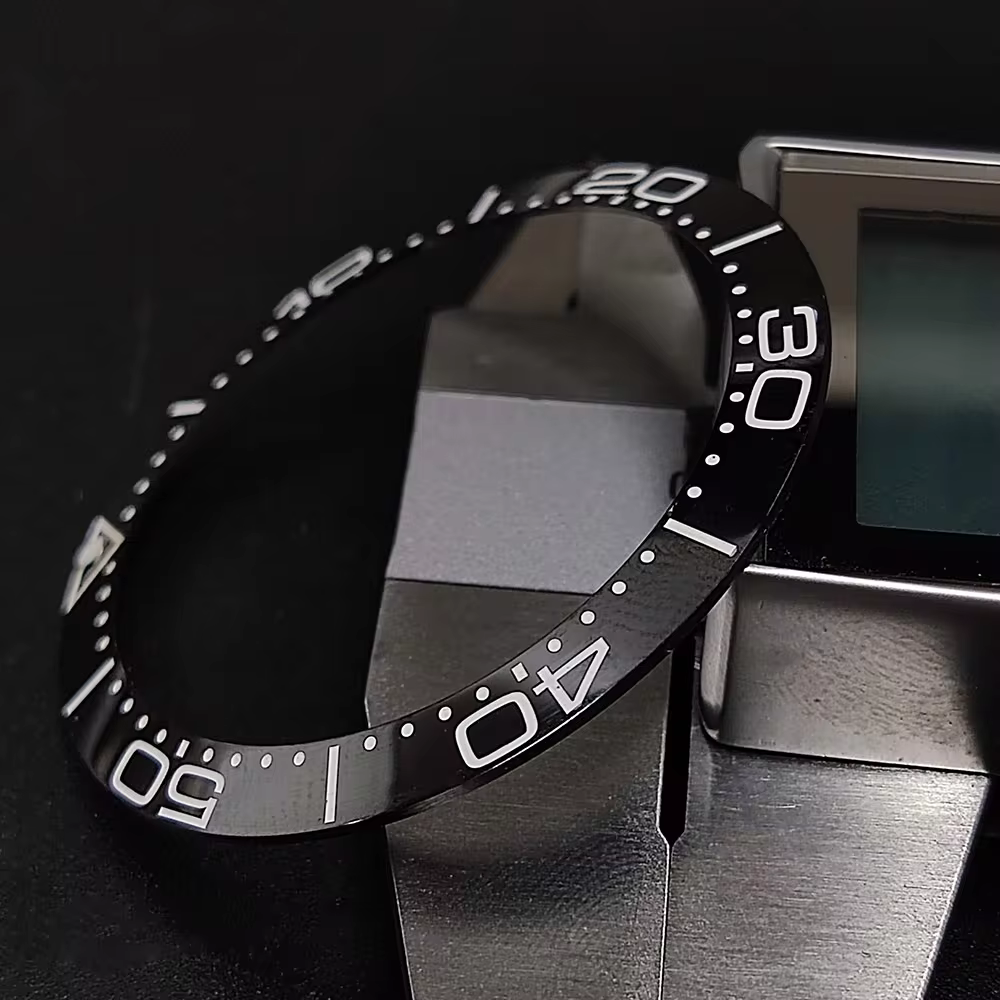 Lunetta dell'orologio 39,3 * 31,7 o 40,7 * 32,7 mm Lunetta sostitutiva Anello con inserto in ceramica inclinata Celebrità Orologio Sostituzione degli accessori