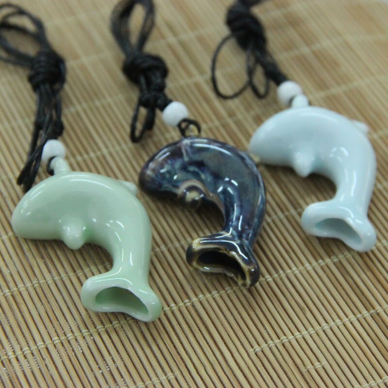 2022 Retro pesce fischio etnico in ceramica fischio fatto a mano bambini cartone animato souvenir squadra sportiva fischio ciondolo regali cheerleading
