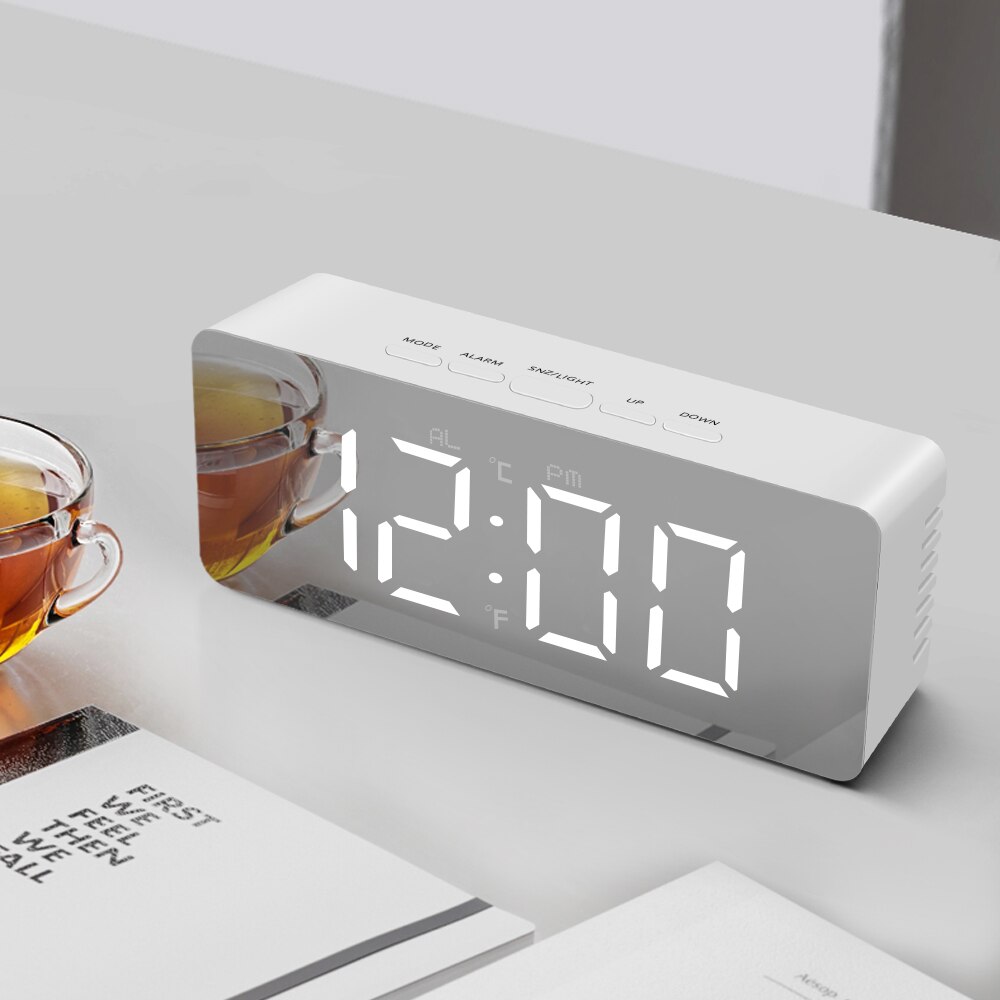 Schreibtisch Tisch Uhr Alarm LED Digital Uhren Temperatur/Zeit Anzeige Batterie/USB angetrieben