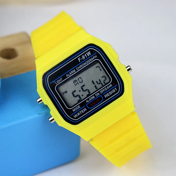 Sport LED Digital Watches Children Simple Small Square Dial Electronic Watch Silicone Band Casual Mens Watch Friend: Yellow