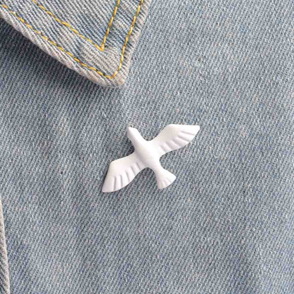 1PCS Chinese Jewelry Retro Simple White Pigeon Brooch, Exquisite Little Animal Collar, Male And Female Jewelry Whole