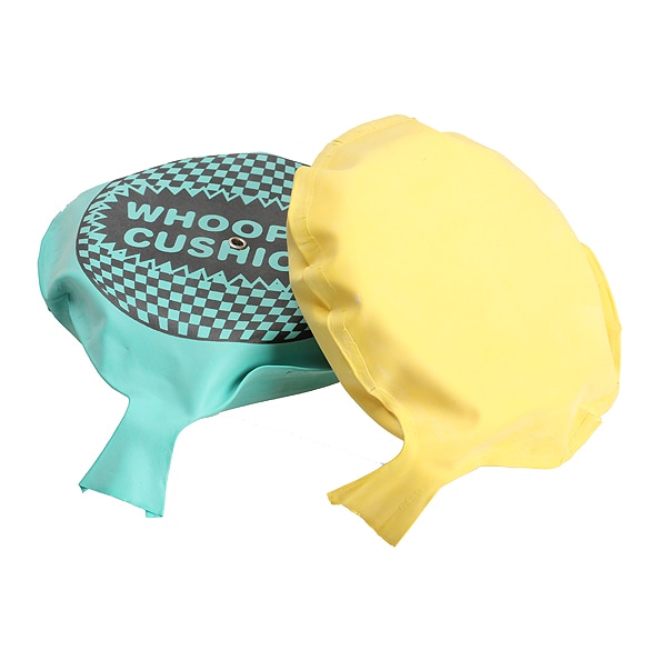 1Pc Willekeurige Kleur Grappige Whoopee Cushion Trick Fun Scheet Pad Kussen Jokes Knevels Pranks Maker Hallowmas Goederen April Fools speelgoed