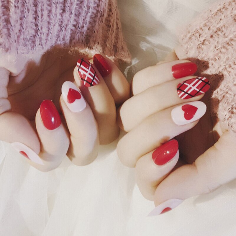 Eenvoudige 24 Stks/set Rode Gradiënt Jump Kleur Afgewerkt Nep Nagels Korte Size Volledige Nail Tips Patch Lady Art Tool