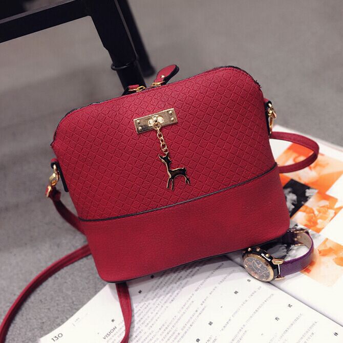 Shoulder Bags for Women Mini Bag with Deer Toy Shell Shape Small Messenger Crossbody Bag Ladies Zipper HandBags: Red-1