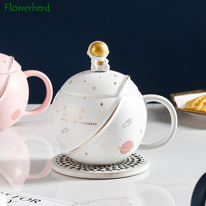 Mug Spaceman Planet Coffee Mug with Lid Spoon Round Ceramic Coffee Cup Embossed Couple Drinking Cup Water Cup