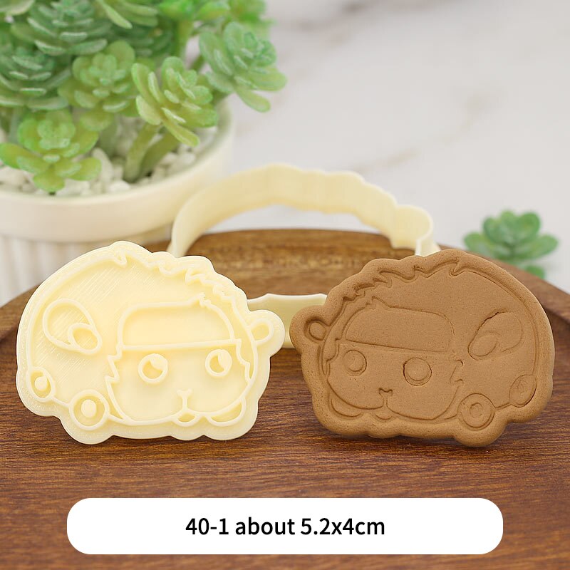 Baking Mold Japanese Animation Guinea Pig Car Pastry Biscuit Mold Stereo Carrot Cookie Fondant Cutting Mold Baby's Kitchen Tool: 01