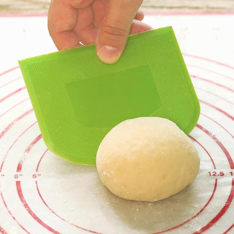 Dough Bowl Scraper Kitchen Gadget Curved Edge Flat Edge Flexible Scraper for Scraping Baking Bread Dough Cake