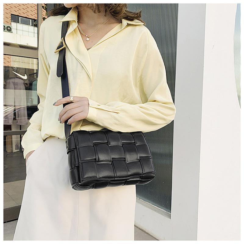 Mujer textura bolso Casual estilo bolso de mujer Popular de nueva salvaje tejido mensajero bolsa de Bolsa De Almohada cuadrada pequeña bolsa
