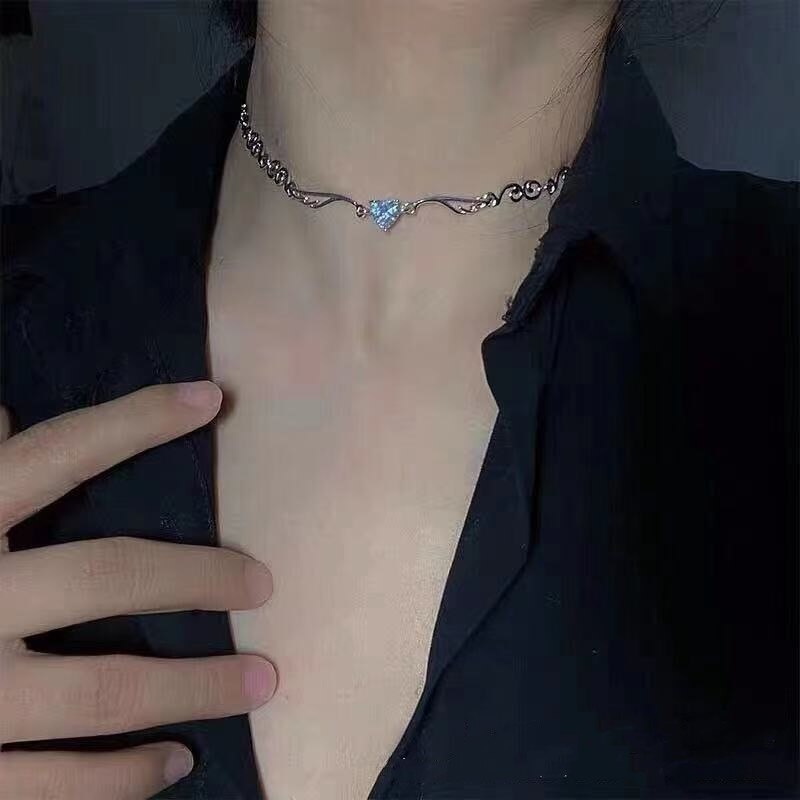 Silver Color Irregular Choker Necklace for Women Rhinestone Pendant Short Collar Clavicle Chain Jewelry