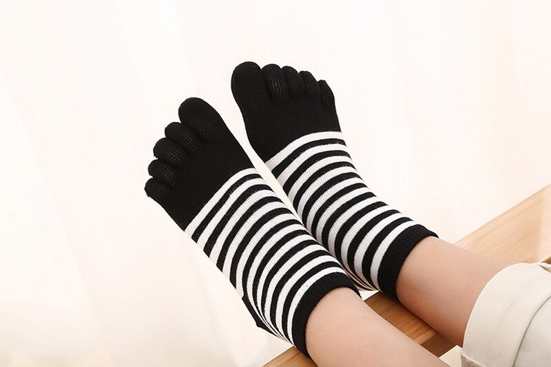 4-12Y Jungen Mädchen lässig Sport Atmungs Fünf-Zehe Socke für freundlicher Socken Mehrfarbig Baumwolle gestreift freundlicher-Finger Kleidung zeug: Schwarz / 6-9 Jahre