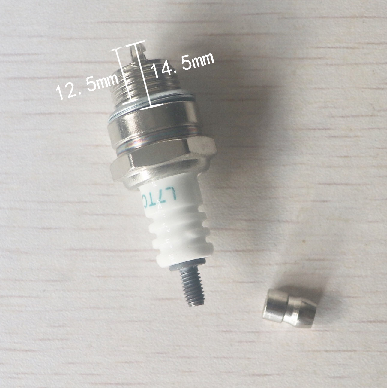 5pcs 2 Stroke Chainsaw Brush Cutter Spark Plug L7T