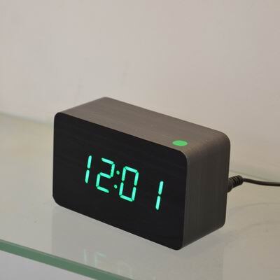 Fibisonic Houten Wekkers Met Thermometer, Geluidsregeling Hout Led Klokken, Digitale Bureau En Tafel Klok: black with green