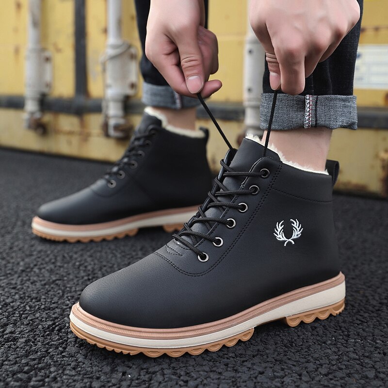 Black Chelsea Boots Men Pointed Comfortable Dress Boots Men Slip on Cheep Men's Leisure Shoes Zapatos Hombre Casual