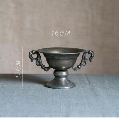Europæisk retro jernbæger vase dekoration hjem stue blomsterarrangement figurer håndværk hotel metal urtepotte ornamenter: Stil 14