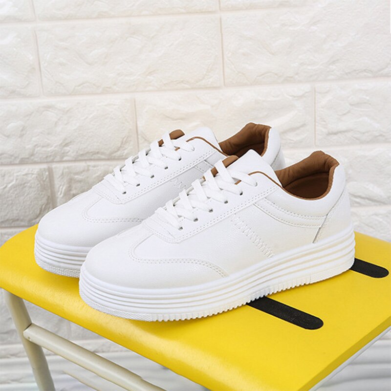 Kvinders efterårssko kvinde sneakers platform hvide flade sko snøre damer kvindeligt fodtøj afslappet studerende sko: Hvidbrun / 9