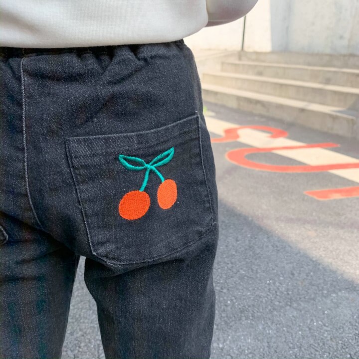 Flicka pojke vinter jeans byxor barn körsbär broderi sammet inuti tjocka varma byxor barnkläder kläder