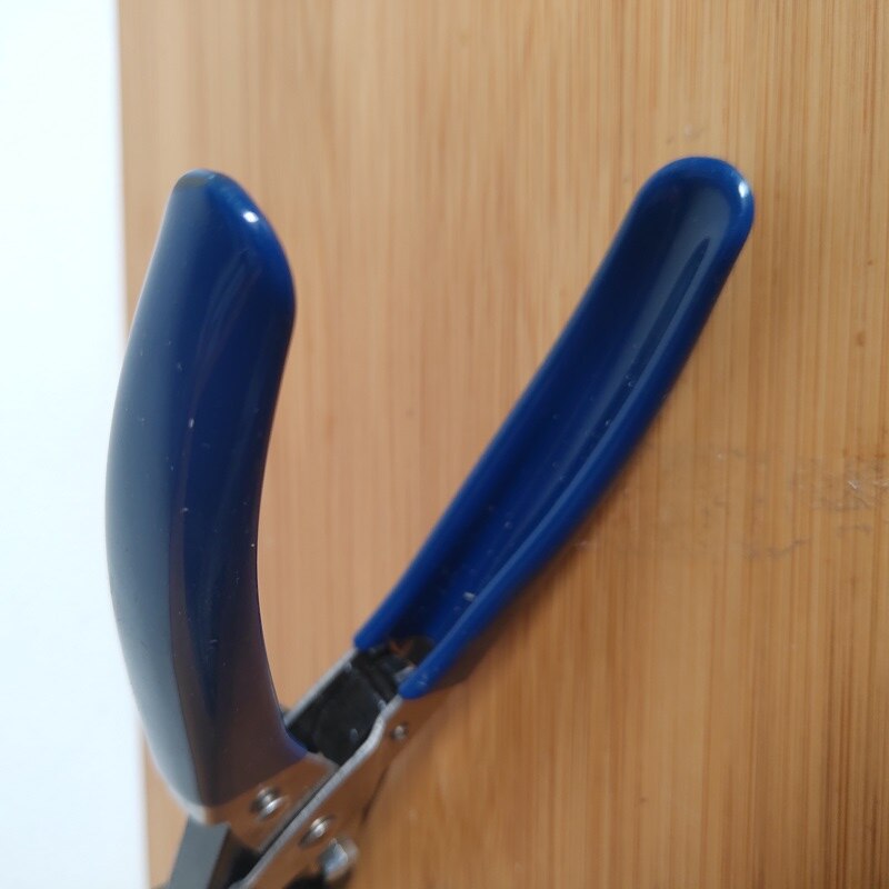 R10 Corner Cutter Paper Rounded Corner Cutter Hand Held Corner Rounding Tool Suitable for Paper, PVC Member Card Etc.