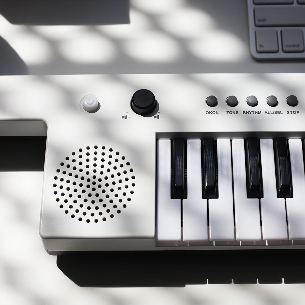 Guitarra recargable de 37 teclas, órgano electrónico, Mini teclado, Piano para niños con micrófono, Musical y correa para el hombro,