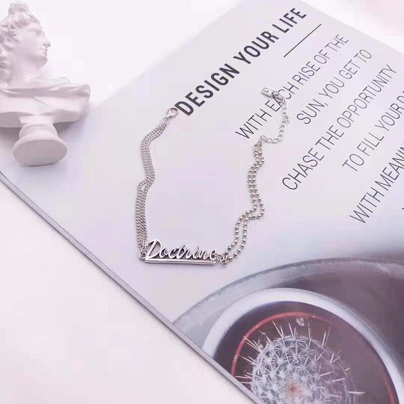 Trendige damen-fußkettchen mit horizontalem buchstaben, markenlogo,  s925 stück, sterlingsilber, original-markenschmuck, exquisit