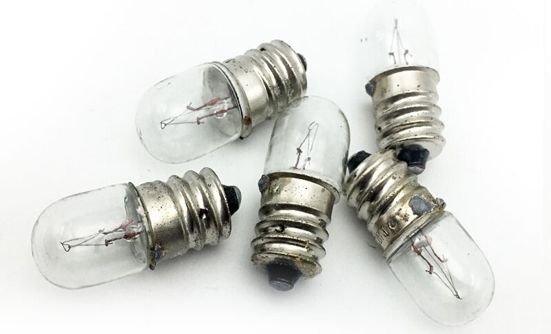 E12 Indicator Light Bulb 18V 24V 28V 0.11A 30V 2W e12 Machine Tool Equipment Warm Yellow Light Lamp 20pcs