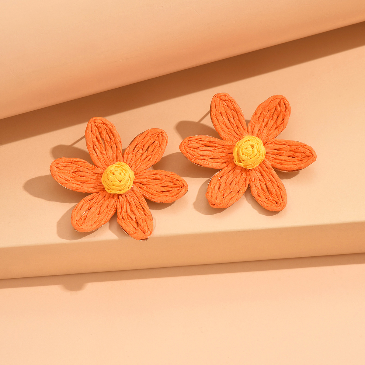 Bonitos pendientes de girasol tejidos hechos a mano, pendientes de flor de rafia para mujer, joyería para vacaciones en la playa, accesorios de: Chapado en cobre envejecido