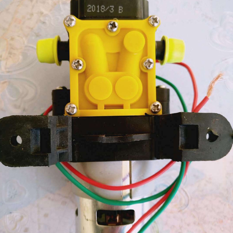 High Pressure Electric Water Diaphragm Pump Self Priming Pump 12 V Compatible with Motorhome/Caravan