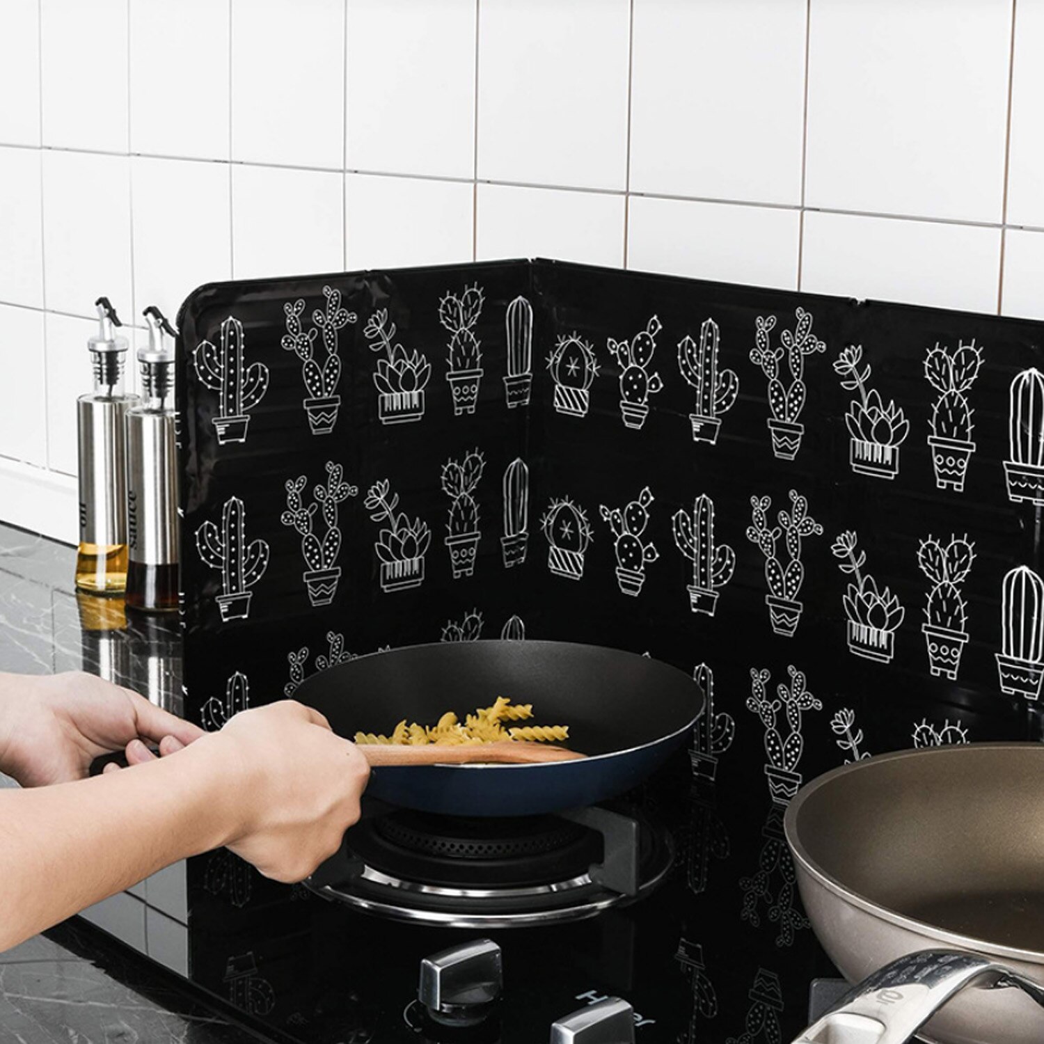 Behogar Foldable Gas Stove Oil Splatter Screen Guard Anti-oil Aluminium Foil Pannel Baffle for Home Kitchen Cooking Tools
