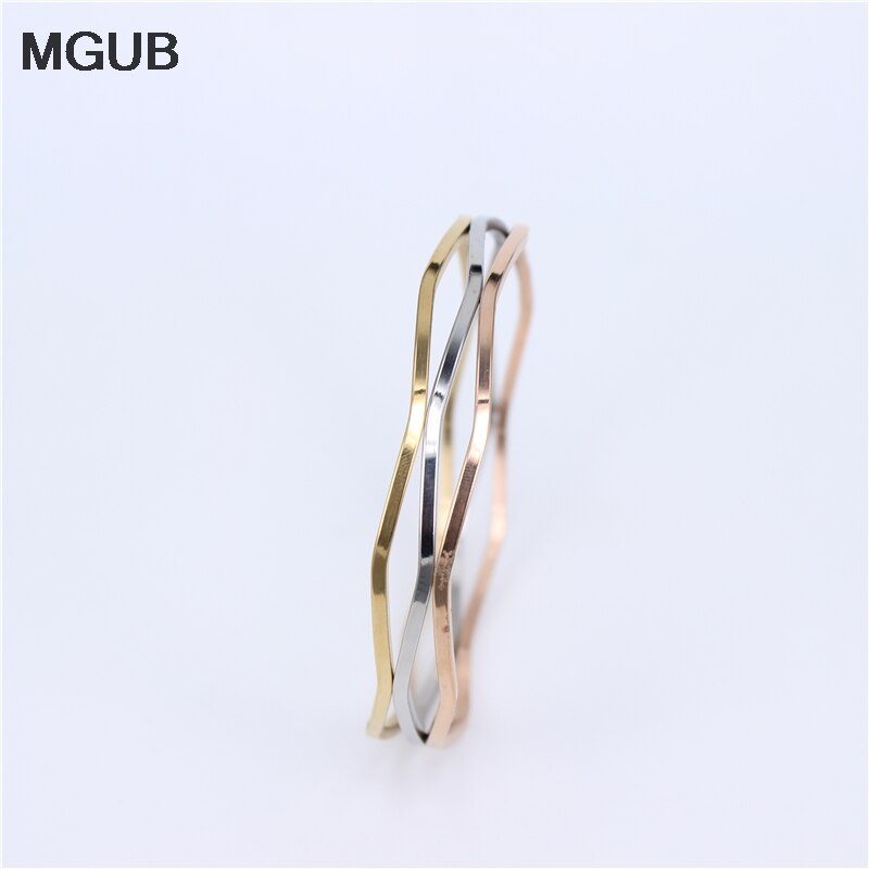 MGUB 3-color 316L stainless steel popular bracelet female smooth simple and comfortable to wear price LH351