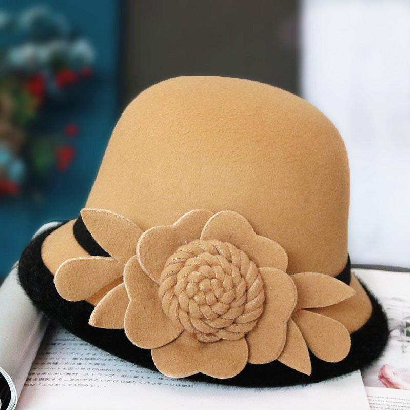 moment Autumn and winter ,the british bowler hat of woollen cloth.