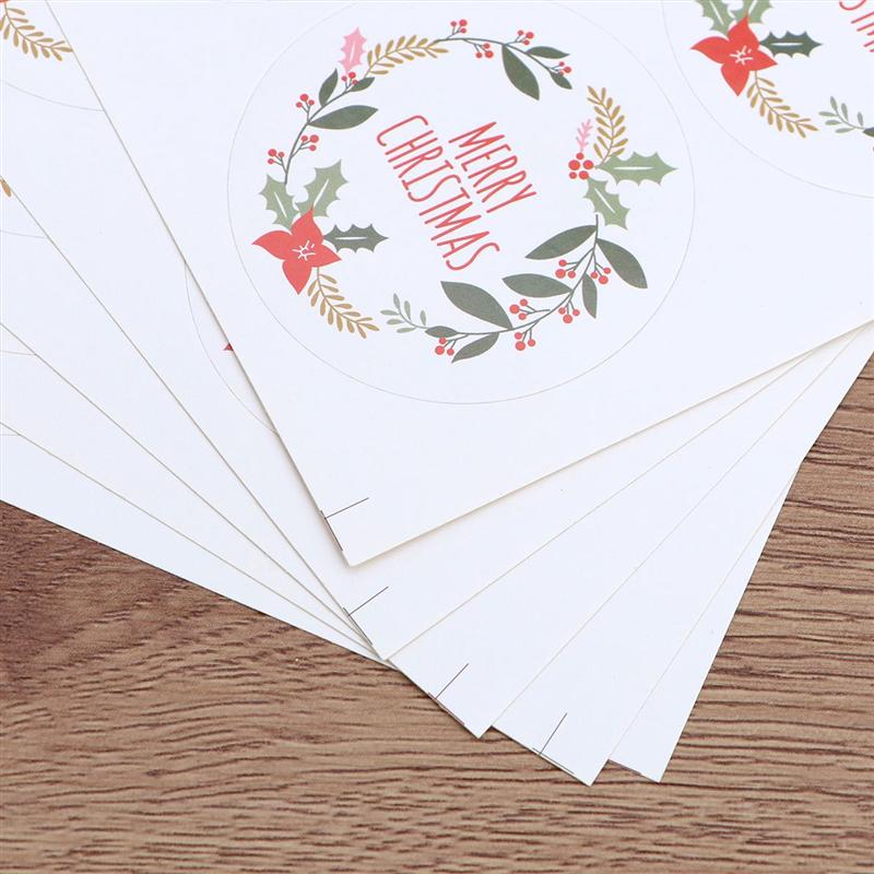 5 Sheets Wine Bottle Labels Merry Christmas Wreath Round Packaging Stickers Sealing Stickers for Christmas Party Banquet