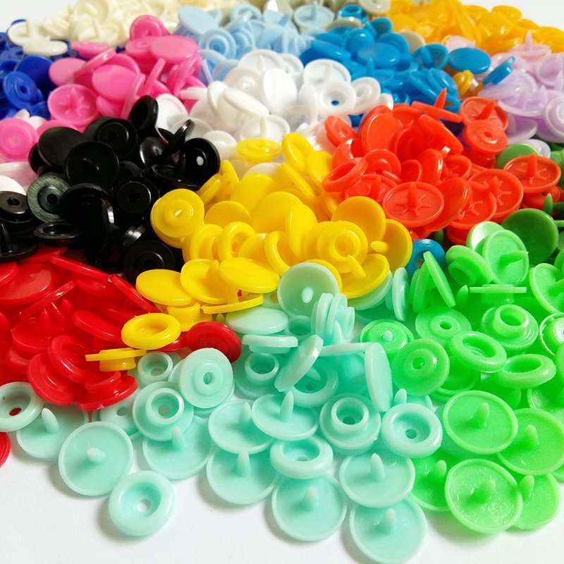 12 MM Ronde Plastic drukknoop 100 sets T5 babykleertjes Luier Knoppen Snaps Fasteners Clips Drukknopen [kunt de kleuren]