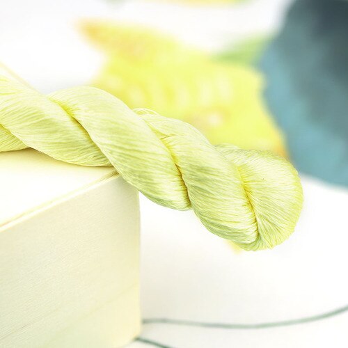 1 färg 400m suzhou broderi 100%  naturlig sidenbroderad linje silke diy special silkeslen ljus färg linje vanliga färger gul: 2