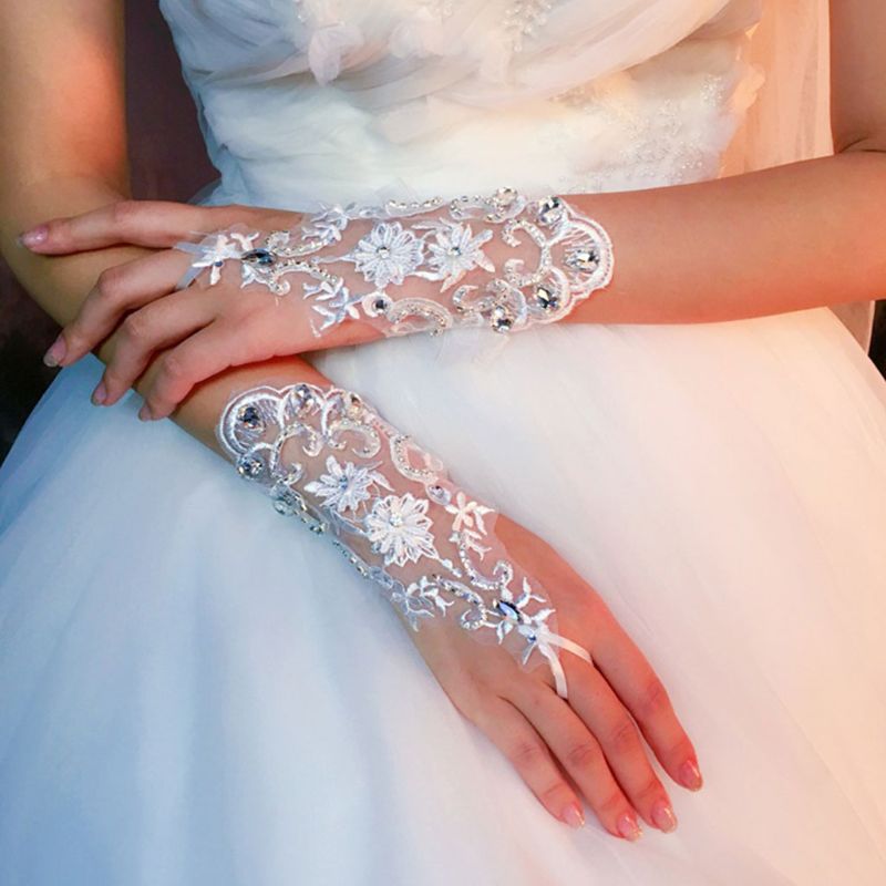 Guantes cortos de encaje de verano hechos a mano con diamantes de imitación mitones blancos accesorios de vestido de novia para las mujeres de la novia